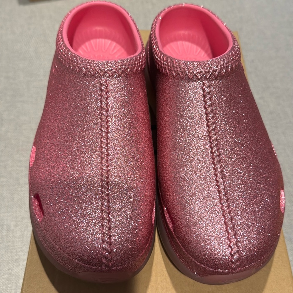 Ugg Tasman sport glitter slide pink size 5 big kids used.